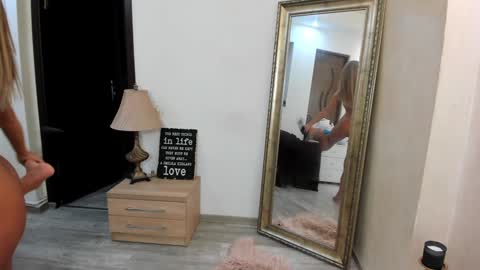 Snapshot of kate_belle chatting on January 10, 2025, 8:48 pm Kate online show from January 10, 2025, 8:48 pm