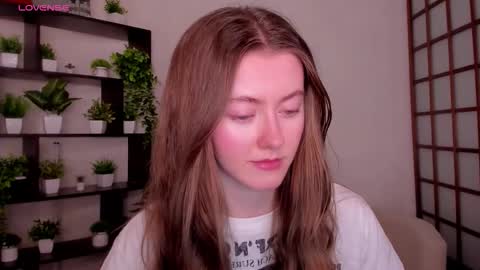 Kate online show from December 16, 2025, 2:27 am