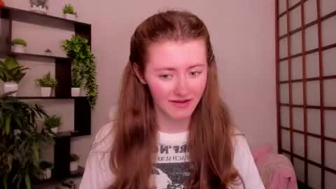 Snapshot of kate_cuddle chatting on June 25, 2026, 5:45 am Kate online show from June 25, 2026, 5:45 am