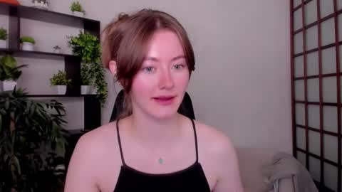 Snapshot of kate_cuddle chatting on July 10, 2026, 2:05 am Kate online show from July 10, 2026, 2:05 am