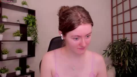 Snapshot of kate_cuddle chatting on July 30, 2026, 2:21 am Kate online show from July 30, 2026, 2:21 am