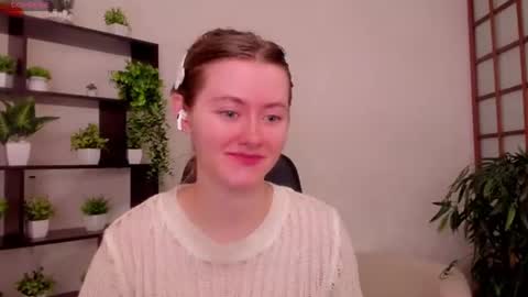 Snapshot of kate_cuddle chatting on August 4, 2026, 2:04 am Kate online show from August 4, 2026, 2:04 am