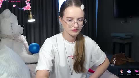 Snapshot of kate_jonson chatting on July 29, 2026, 6:55 am .Be kind and gentle with me and I will do my best for you. online show from July 29, 2026, 6:55 am