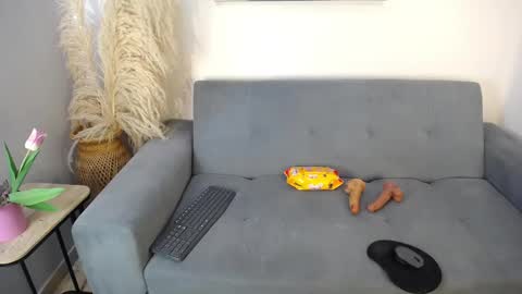 Kate  online show from March 28, 2026, 1:43 pm