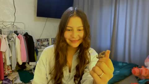 Eshly online show from June 3, 2026, 12:08 pm