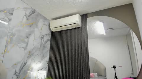 Im Katherine but call me Kate  online show from October 8, 2025, 12:25 pm