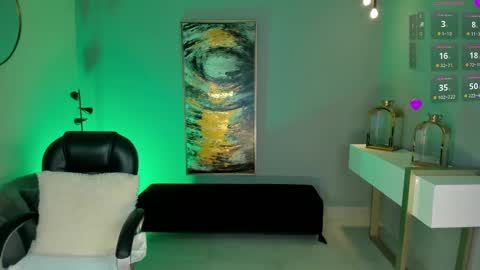  Kate Owens  online show from March 3, 2025, 10:49 am