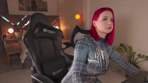  Kate Owens  online show from October 8, 2025, 10:57 am