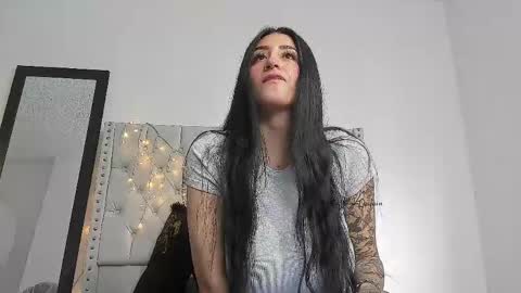 love meeee online show from April 12, 2026, 9:31 pm