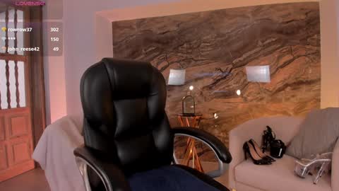 K A T E  online show from February 8, 2025, 6:22 pm