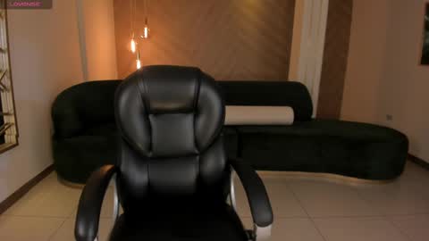 K A T E  online show from February 9, 2025, 5:19 am