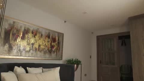 K A T E  online show from September 9, 2025, 9:42 am