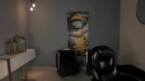 K A T E  online show from April 6, 2026, 8:04 am