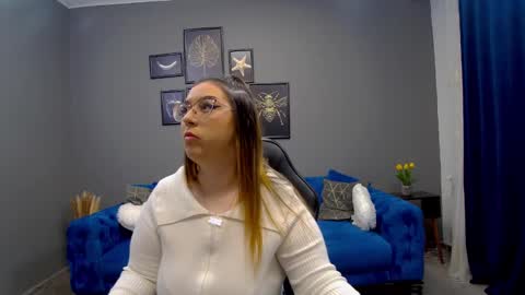 Snapshot of katewalker_ chatting on January 31, 2025, 6:14 pm Kate online show from January 31, 2025, 6:14 pm