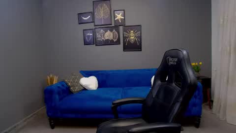 Snapshot of katewalker_ chatting on February 4, 2025, 6:17 pm Kate online show from February 4, 2025, 6:17 pm