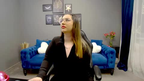 Snapshot of katewalker_ chatting on February 28, 2025, 6:41 pm Kate online show from February 28, 2025, 6:41 pm
