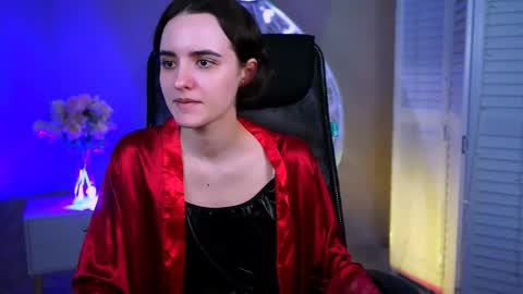 katewillows online show from March 18, 2026, 4:37 am