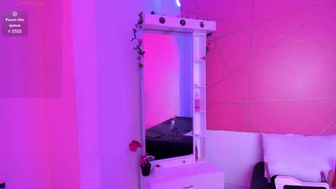 Snapshot of katey_curvy01 chatting on December 23, 2024, 2:45 am katey Curvy01 online show from December 23, 2024, 2:45 am