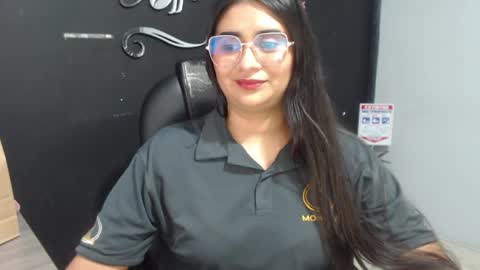 Snapshot of kathe0v chatting on May 6, 2026, 11:43 pm Call me Lau online show from May 6, 2026, 11:43 pm
