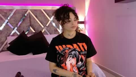 KatheGomez  online show from May 18, 2026, 4:07 am