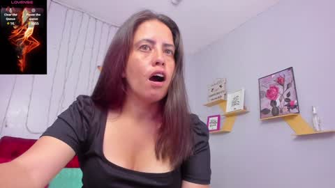 Paola online show from February 5, 2025, 6:37 pm