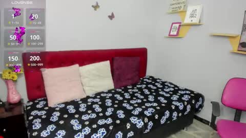 Paola online show from October 8, 2025, 1:20 pm