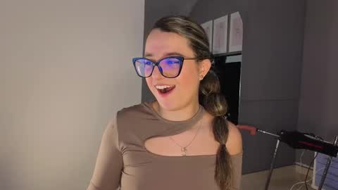 Khaterine online show from March 12, 2026, 12:22 pm