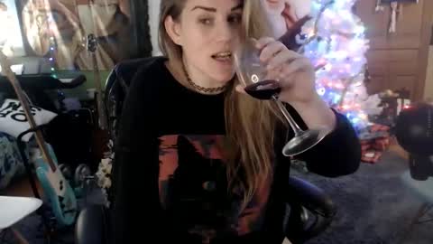 Katie online show from December 25, 2024, 7:03 am