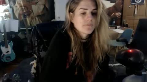 Katie online show from November 7, 2025, 4:56 am