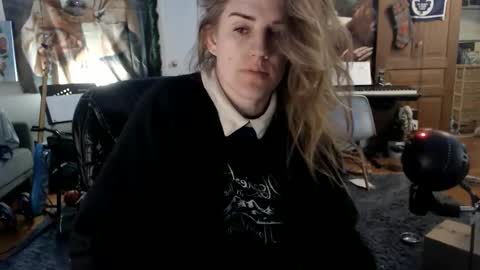 Katie online show from April 18, 2026, 6:06 am