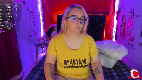 Snapshot of katieeandsharon chatting on February 22, 2025, 4:30 pm SHARON  KATIEE online show from February 22, 2025, 4:30 pm