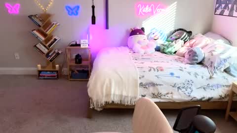 Katie Verona online show from February 7, 2025, 9:37 pm