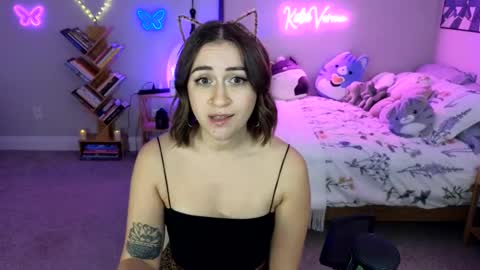 Katie Verona online show from March 1, 2025, 1:43 am