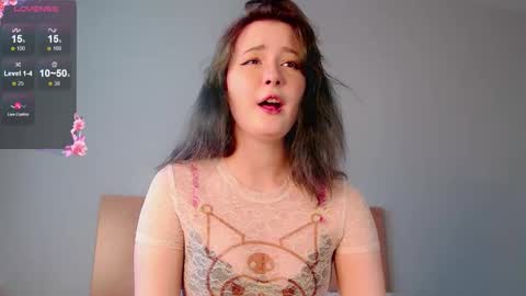 Katlyn  online show from October 19, 2025, 9:32 am