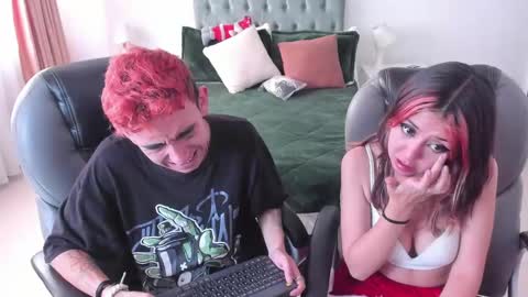 Snapshot of katnia_and_marcuz chatting on December 10, 2024, 1:11 pm Katnia and Marcuz online show from December 10, 2024, 1:11 pm