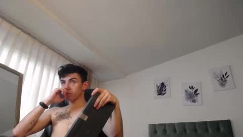 Snapshot of katnia_and_marcuz chatting on December 22, 2024, 4:38 pm Katnia and Marcuz online show from December 22, 2024, 4:38 pm