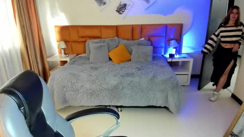 Snapshot of katnia_and_marcuz chatting on October 10, 2025, 11:53 am Katnia and Marcuz online show from October 10, 2025, 11:53 am