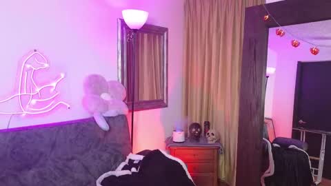 Snapshot of katrin_1 chatting on February 19, 2025, 12:46 am Katrin online show from February 19, 2025, 12:46 am