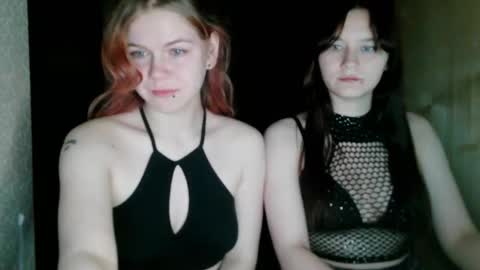 katrine_ine online show from October 19, 2025, 9:15 pm