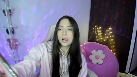 Snapshot of katrinrosex chatting on December 9, 2024, 12:01 am Katrin  online show from December 9, 2024, 12:01 am