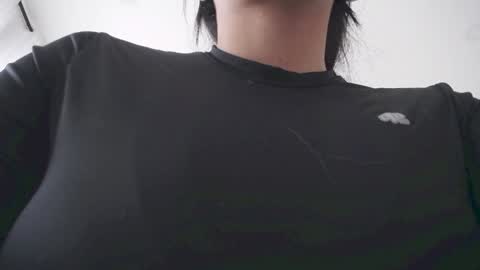  K a t  y  online show from December 15, 2025, 6:23 pm