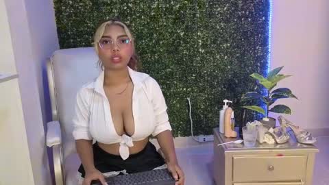 Snapshot of katy_love222 chatting on May 31, 2026, 5:42 pm katy_love222 online show from May 31, 2026, 5:42 pm