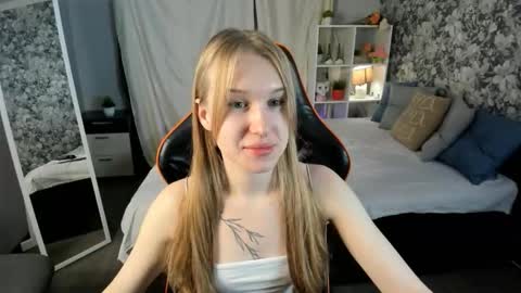 Kate online show from December 22, 2025, 5:59 am