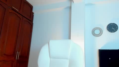 KATYAJHONSS online show from February 25, 2026, 9:24 pm