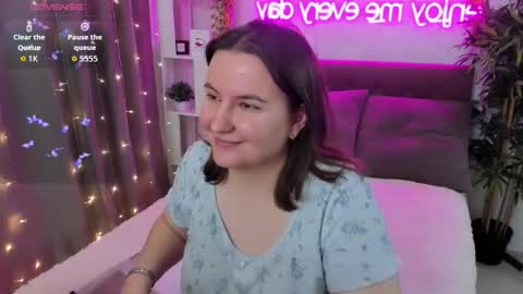 Kate online show from December 17, 2025, 5:13 am