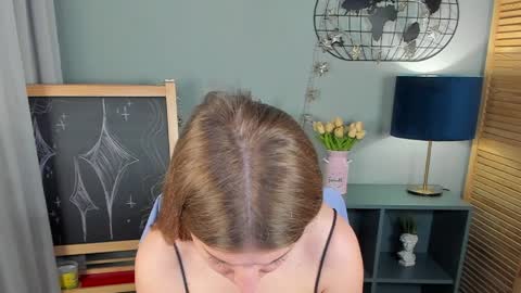 katymeaw online show from April 9, 2026, 6:19 am