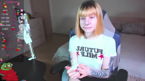 Snapshot of kawaii_power_uwu chatting on January 31, 2025, 8:32 am Kira-chan  online show from January 31, 2025, 8:32 am