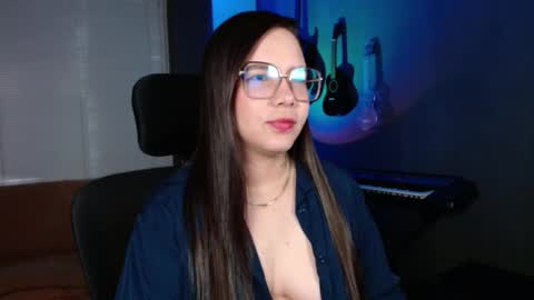 Kay online show from September 19, 2025, 3:34 pm