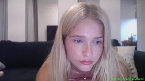 Snapshot of kaylaaaa111 chatting on March 4, 2025, 11:29 am khaleesi online show from March 4, 2025, 11:29 am
