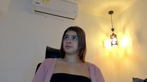 Snapshot of kaylajhonnes6 chatting on September 17, 2025, 12:07 pm      K A Y L A      online show from September 17, 2025, 12:07 pm